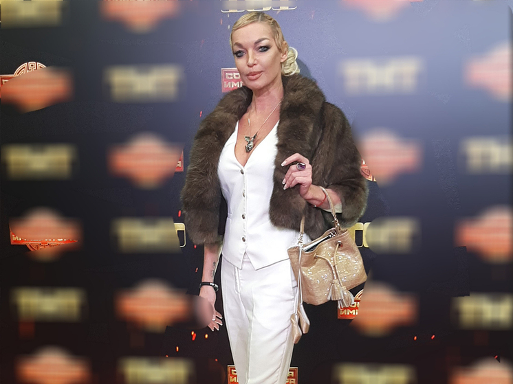 Балерина назвала бывшего возлюбленного альфонсом