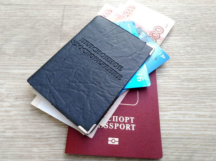 У саратовцев начал пропадать интерес к получению загранпаспорта