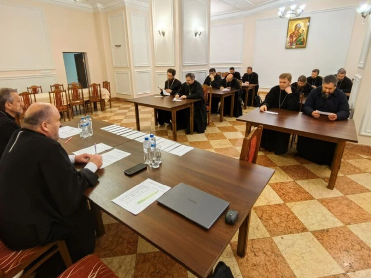 Калининградские священники повысили квалификацию и сдали экзамены