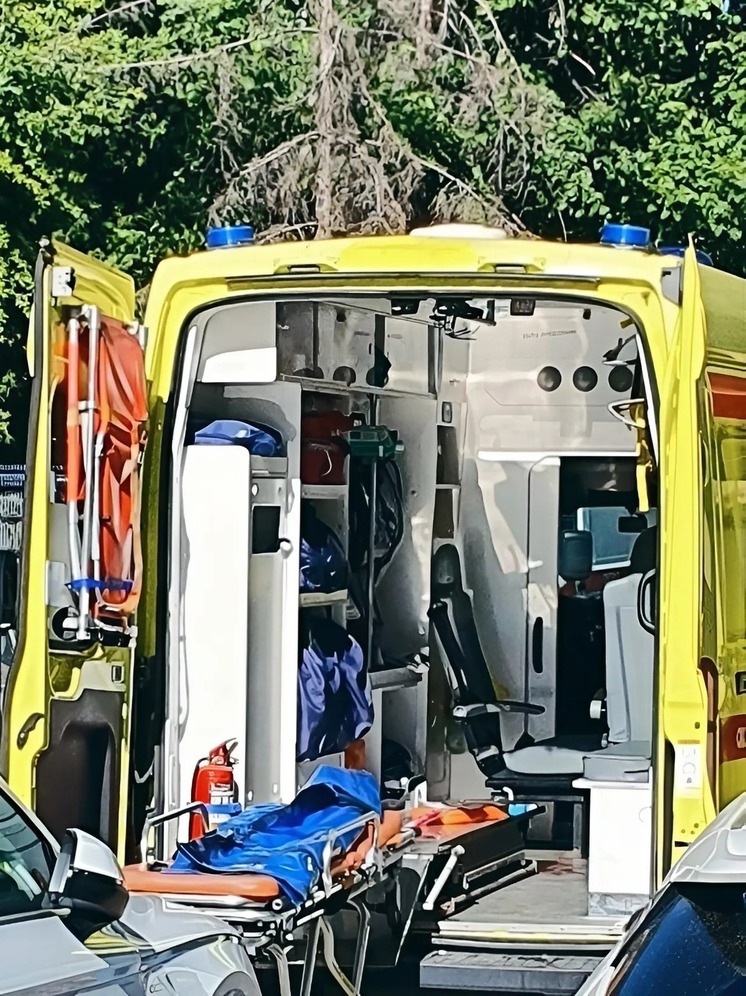 Инспекция труда расследует падение работника с крыши сенохранилища в Тувси