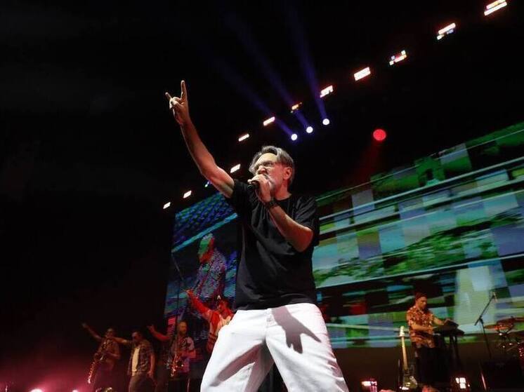 Сергей Шнуров всё-таки использовал мат на концерте в Новосибирске