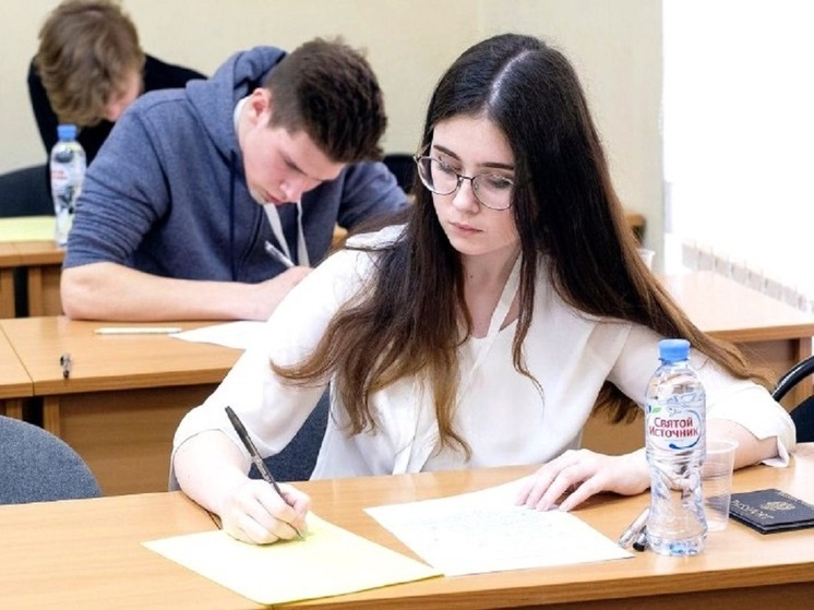 В Барнауле около четырех тысяч выпускников напишут ЕГЭ по русскому языку
