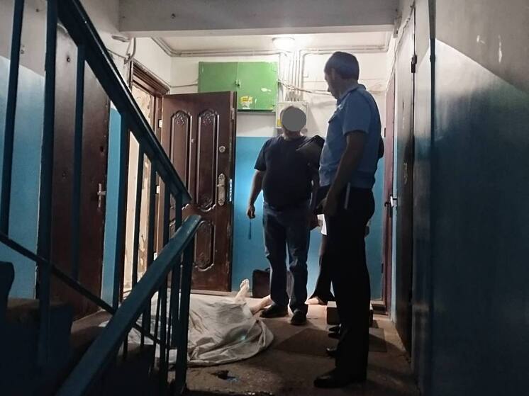 В калужской многоэтажке найден убитый мужчина