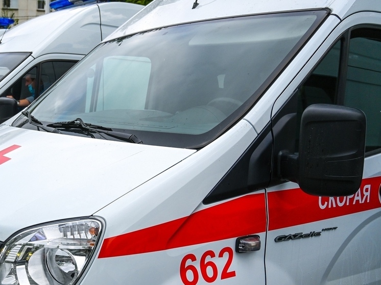 В Челябинске мотоциклист попал в больницу после столкновения с двумя машинами