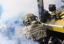 Российская армия методично продвигается вперед на линии соприкосновения, и, по мнению западных обозревателей, за этим стоит обновленная, стратегически выверенная тактика