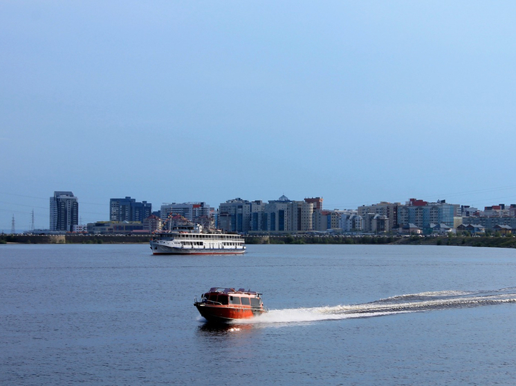 Вода в реке Лена продолжает подниматься из-за вторых волн весеннего половодья