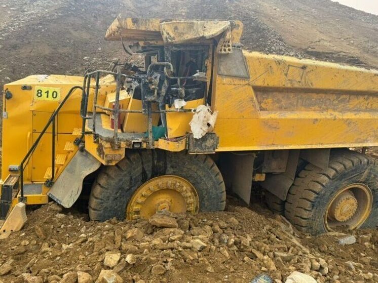 В Алданском районе при разгрузке самосвала пострадал водитель