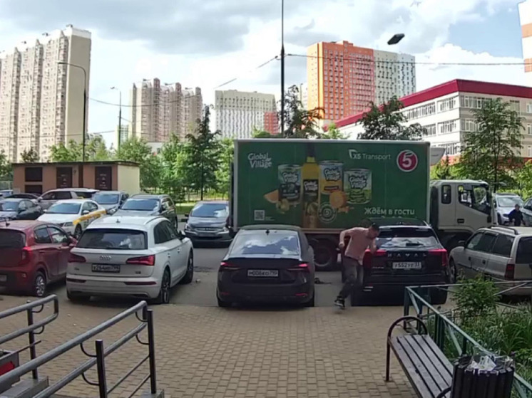 В Красногорске дети чуть не убили мужчину, бросая кирпичи с 25 этажа
