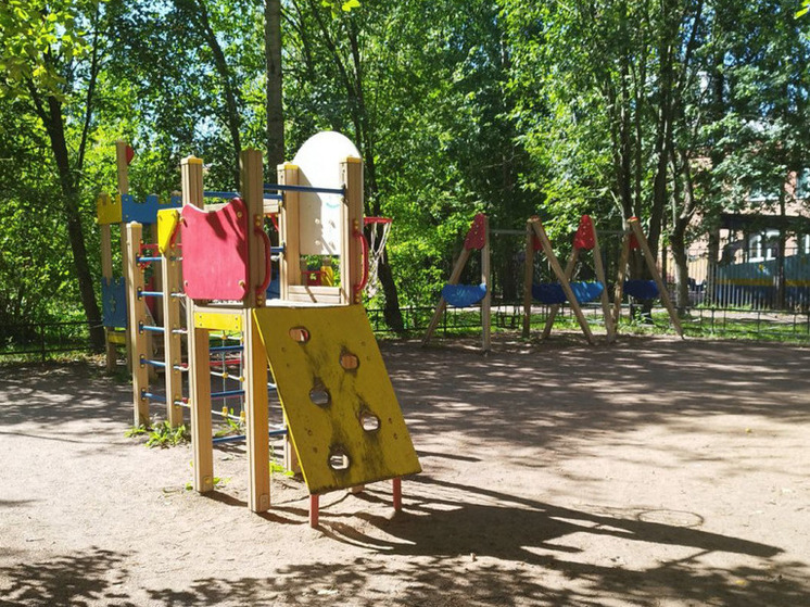 Экс-подрядчик детской площадки пойдет под суд в Мурманске за тяжкую травму ребенка