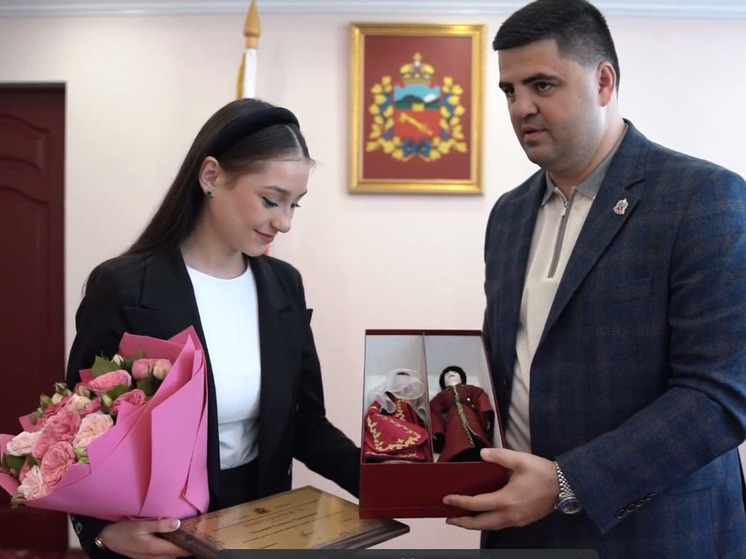 Во Владикавказе наградили выступающую в танцах на льду фигуристку Елизавету Шанаеву