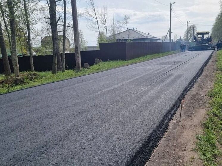 В Агалатово отремонтировали дорогу к братскому захоронению