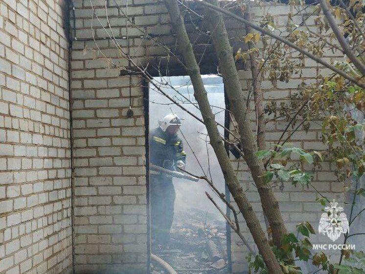В Прохоровском районе подожгли дом на двух хозяев