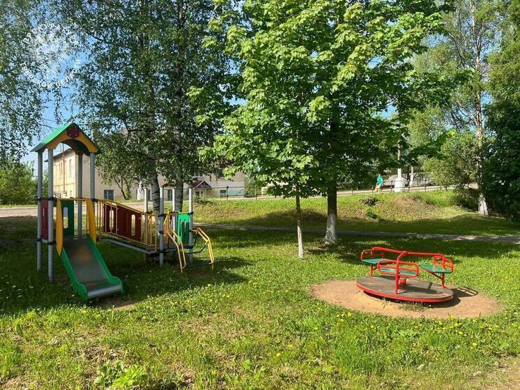 В Тверской области отремонтировали травмоопасную детскую площадку