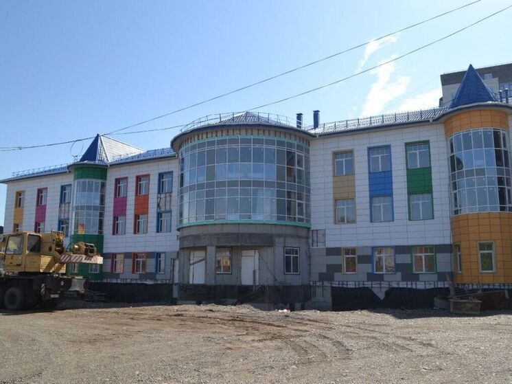 В новую детскую поликлинику Хакасии завезут больше 470 единиц оборудования