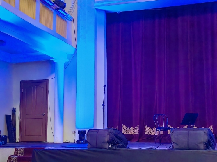 Жительница Хакасии в шоке от ужасающего состояния филармонии и сквера