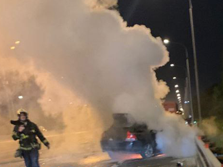 Выяснилось, кто ехал в разбившейся на МКАД машине с полицейскими