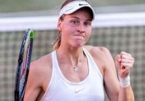 26-летняя российская теннисистка Людмила Самсонова вышла в 1/8 финала Открытого чемпионата Франции, уверенно победив в матче третьего круга женского одиночного разряда Даяну Ястремскую из Украины
