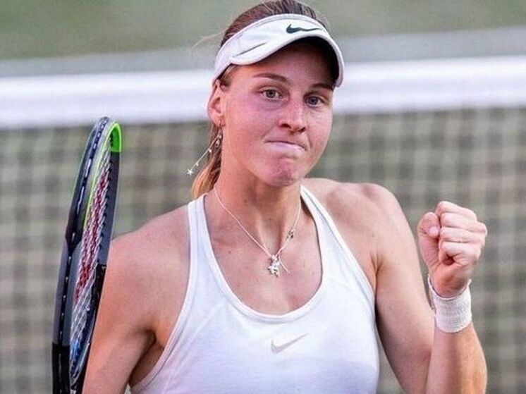 26-летняя российская теннисистка Людмила Самсонова вышла в 1/8 финала Открытого чемпионата Франции, уверенно победив в матче третьего круга женского одиночного разряда Даяну Ястремскую из Украины