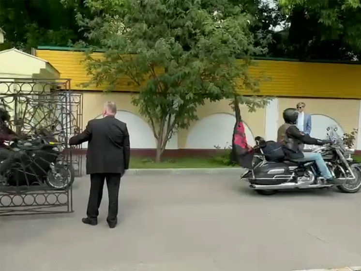 Байкеры проехали от Тюмени до Москвы в память о разведчике Фитине