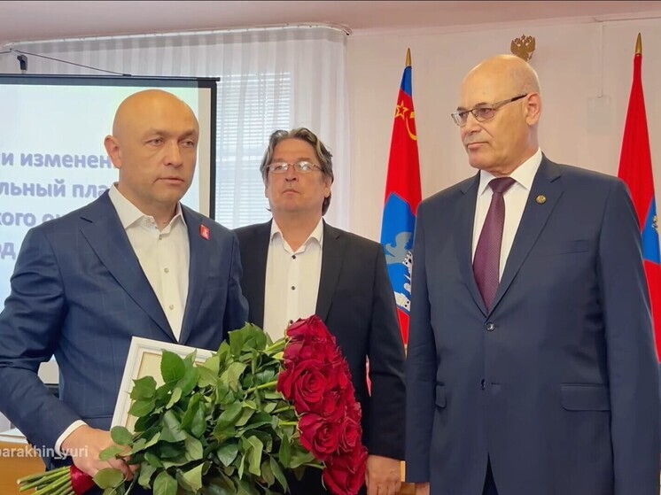 Мэр Юрий Парахин поздравил с днём рождения Почётного гражданина Орла Владимира Круглого