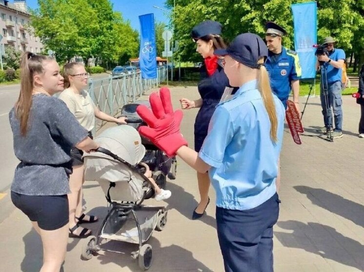 На Новгородчине провели акцию «С самокатом или СИМ – безопасно колесим!»