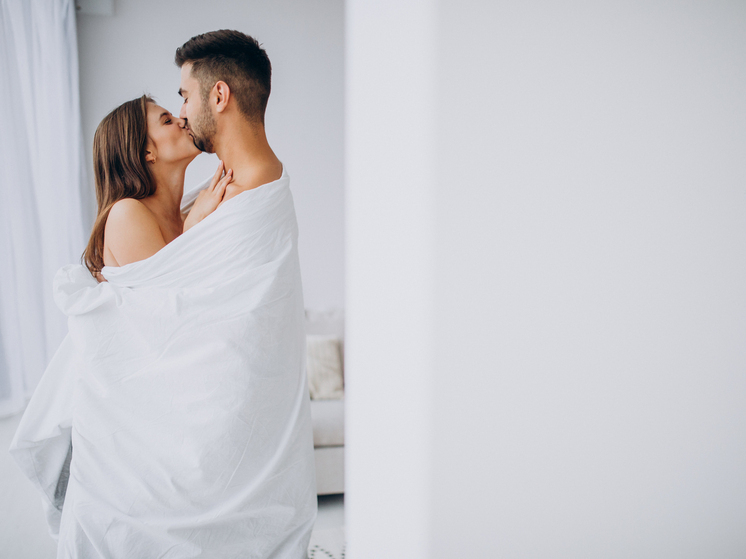 Более 400 эскортниц Санкт-Петербурга готовы к работе на ПМЭФ-2025