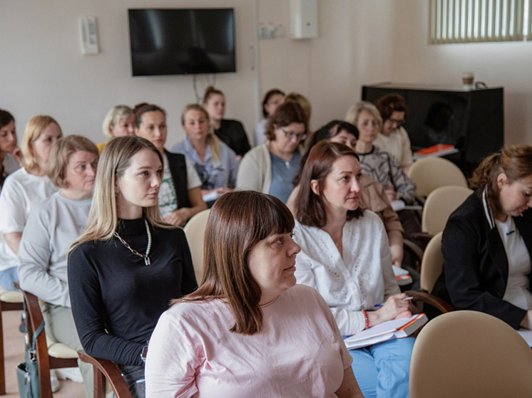 В Архангельской области создадут клубы «Устойчивая семья» для поддержки родителей