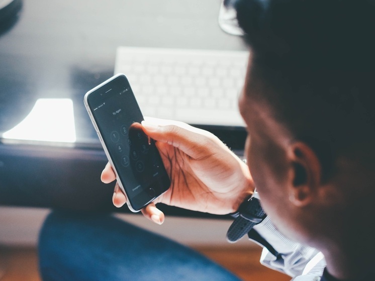 Пенсионерка из Хабаровска не оформила медкарту, но перевела аферистам миллион рублей