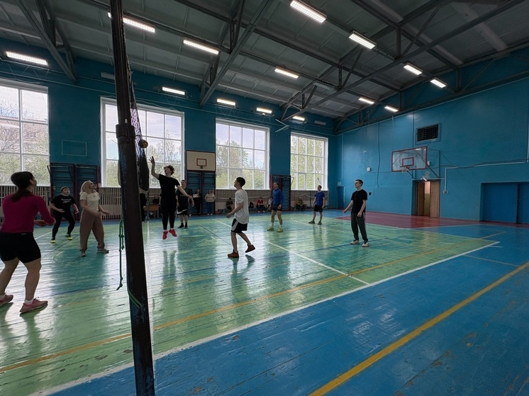 Старшие не вывезли: Преподаватели петрозаводского Лестеха проиграли на волейбольной площадке