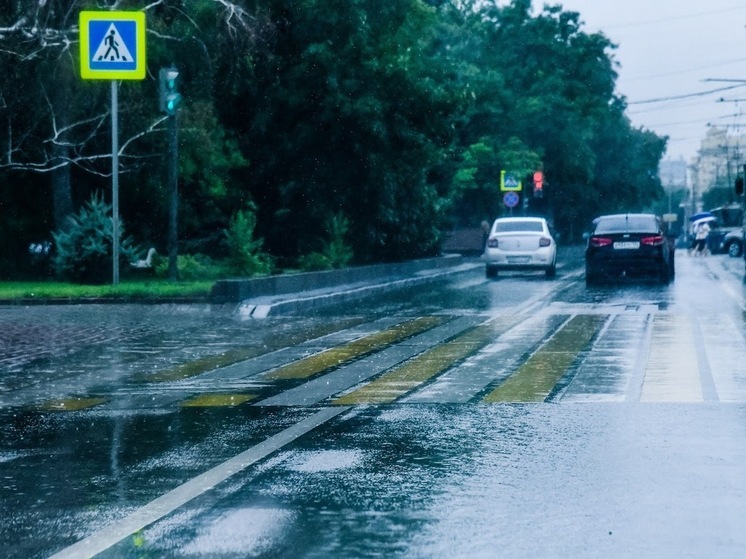 В Астраханской области в последний день весны ожидаются грозы и жара