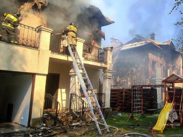 Два дома сгорели в аргаяшском садовом товариществе