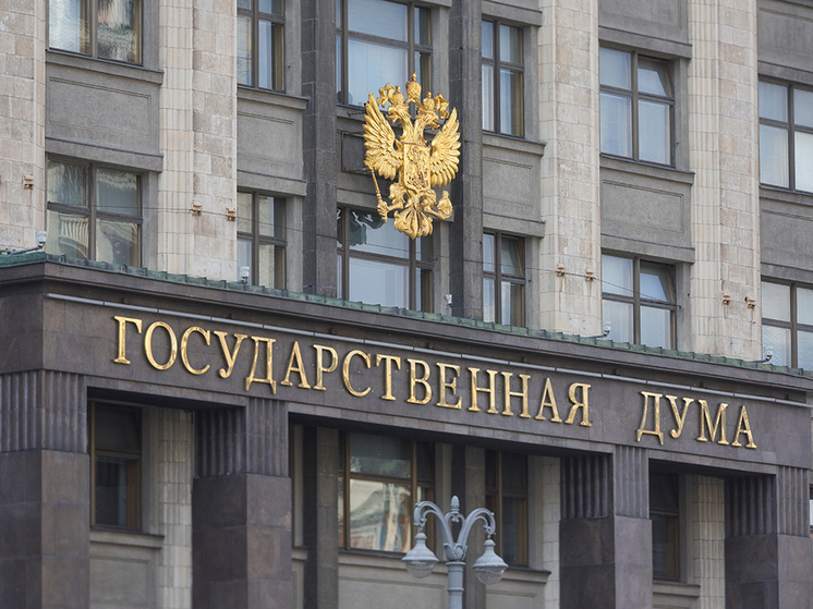 Вот и лето пришло… Красота: каникулы, путешествия, дачи и прочие отпускные радости. И совсем не хочется думать о серьезных вещах. Но трудовая и общественная жизнь не знает перерыва, а значит, не останавливается и поток законов, ее регламентирующий.