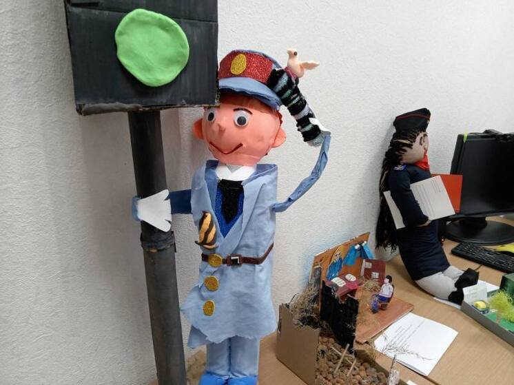 В полиции назвали имена юных приморцев-победителей конкурса поделок о Дяде Степе