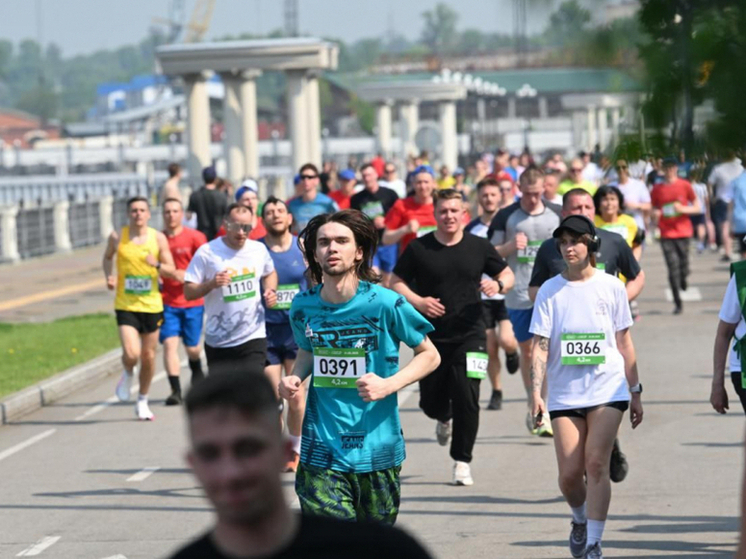 Вместе с губернатором хабаровчане пробежали «Зеленый марафон»