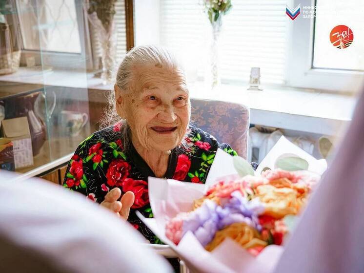 На Запорожье ветерана Великой Отечественной войны поздравили с 97-летием