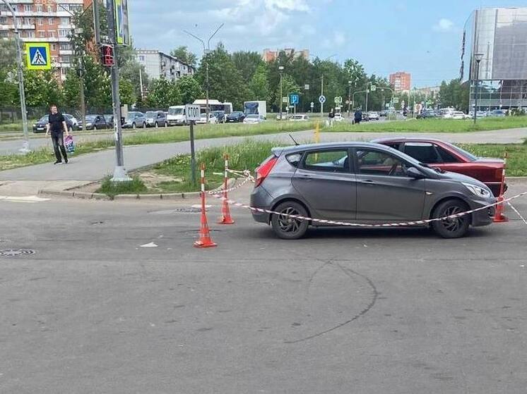 В Великом Новгороде иномарка сбила пенсионерку, нарушившую ПДД