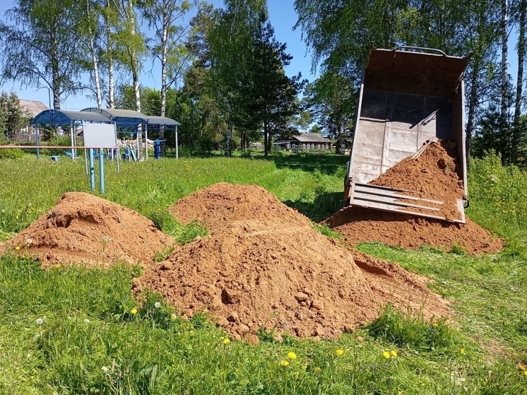 В двух кинешемских селах устанавливают современные детские площадки