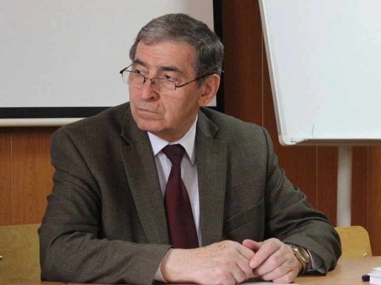 Декан филологического факультета ДГУ ушел в отставку спустя 38 лет в должности