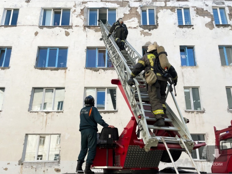Прошли учения по тушению пожара в Ленской центральной районной больнице