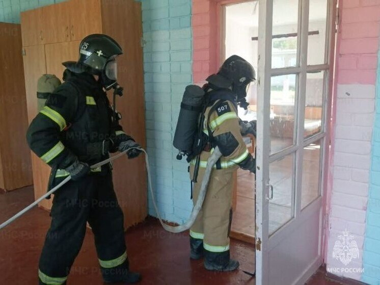В загородном лагере в Кромском районе прошло пожарно-тактическое учение