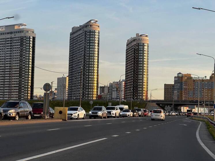 Девочку за рулём на коленях у водителя засняли на дороге в Рязани