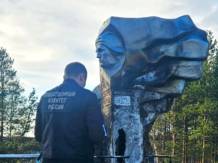 В Ревде расследуют поджог памятника погибшим в Великой Отечественной войне