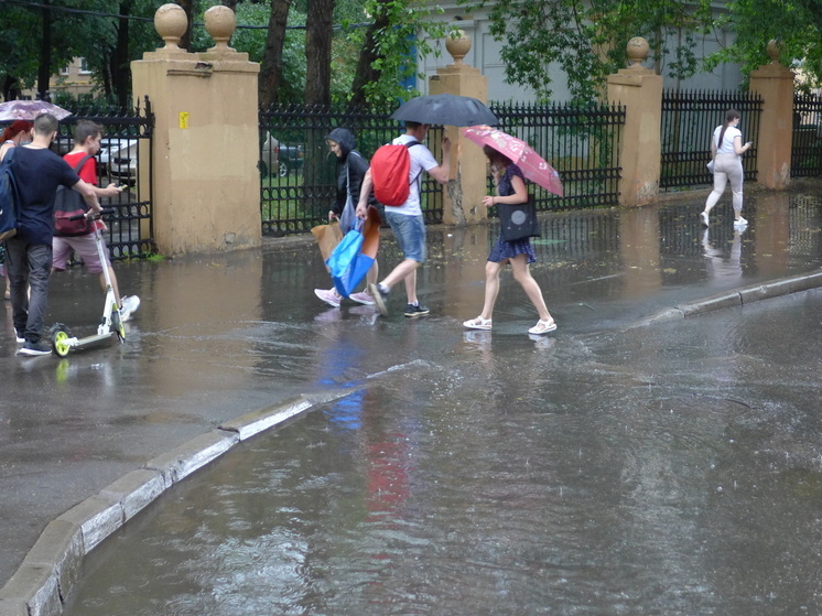 Мощный ливень обрушился на некоторые районы Подмосковья