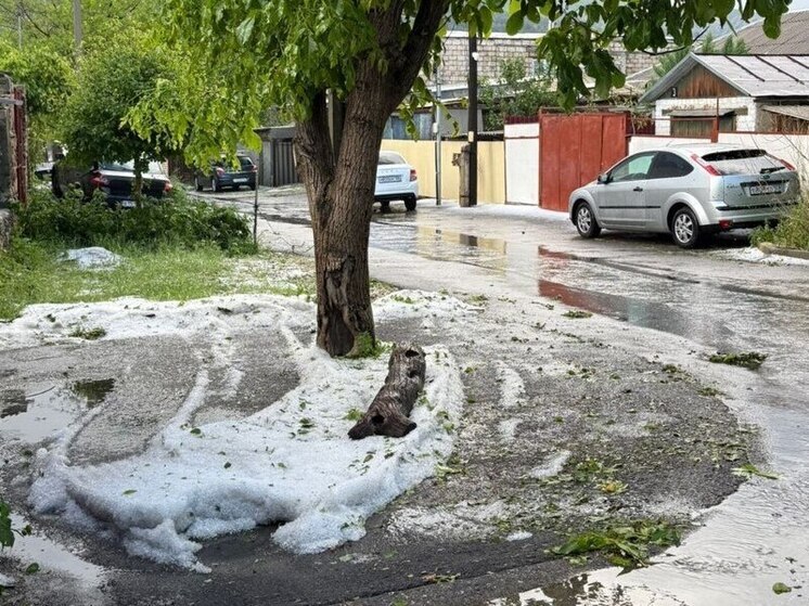 В Кисловодске прошёл сильный дождь с градом