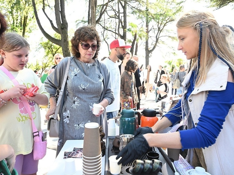 В Сочи в честь Дня города провели фестиваль «Чайный путь»