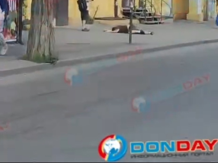 В центре Ростова неизвестный напал на мужчину с ножом
