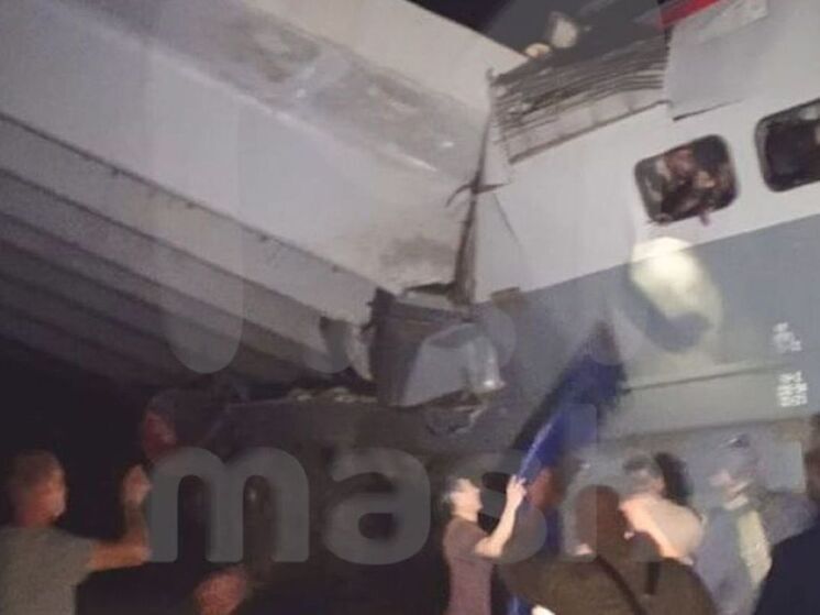 ЦМК: при обрушении моста на поезд в Брянской области погиб машинист