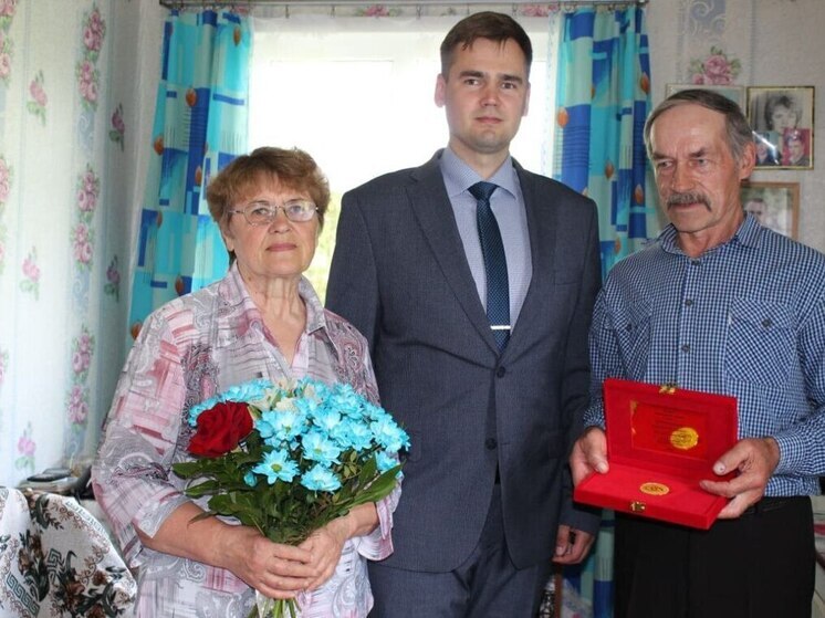 Супругов из Локнянского округа поздравили с золотым юбилеем свадьбы