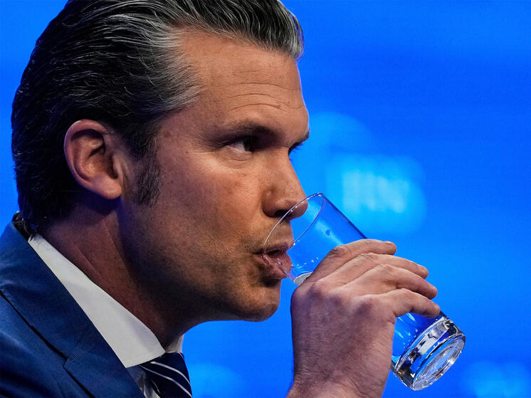 Антикитайские заявления министра обороны США вызвали ярость в Пекине