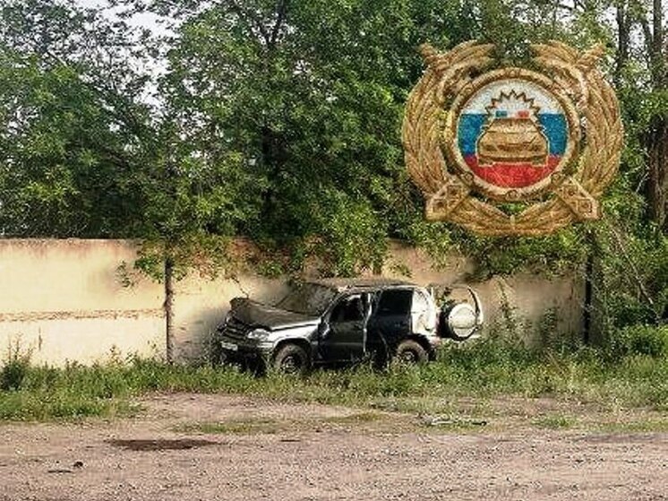 В Петровске 18-летний автомобилист влетел в забор на внедорожнике